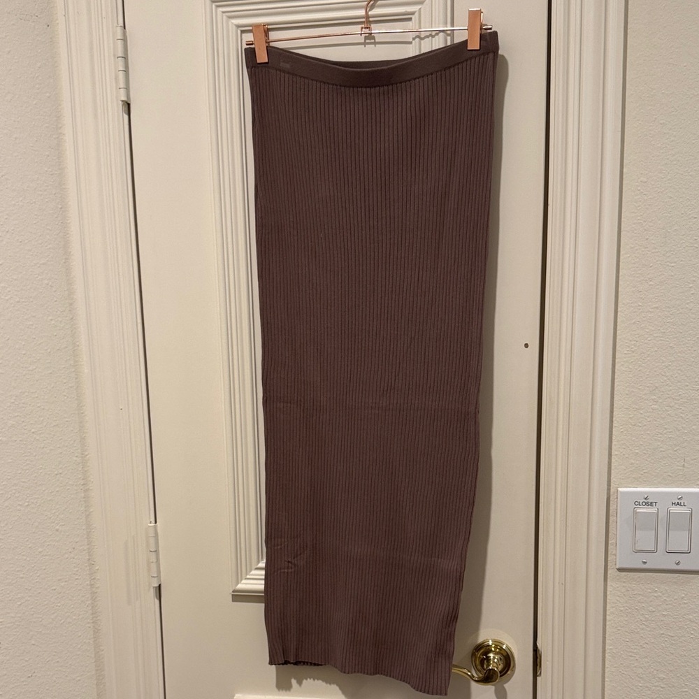 Zara Mauve Ribbed Skirt - Picture 2 of 4